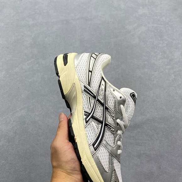 Asics Gel-1130 Silver-Yellow Running Shoes - Picture 4 of 9